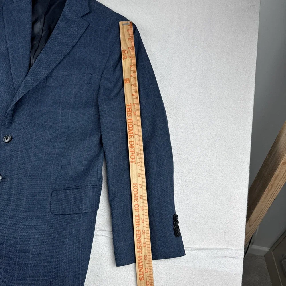Jos A Bank Navy Mens Windowpane Sport Coat Tailored fit, fits 40R lightweight